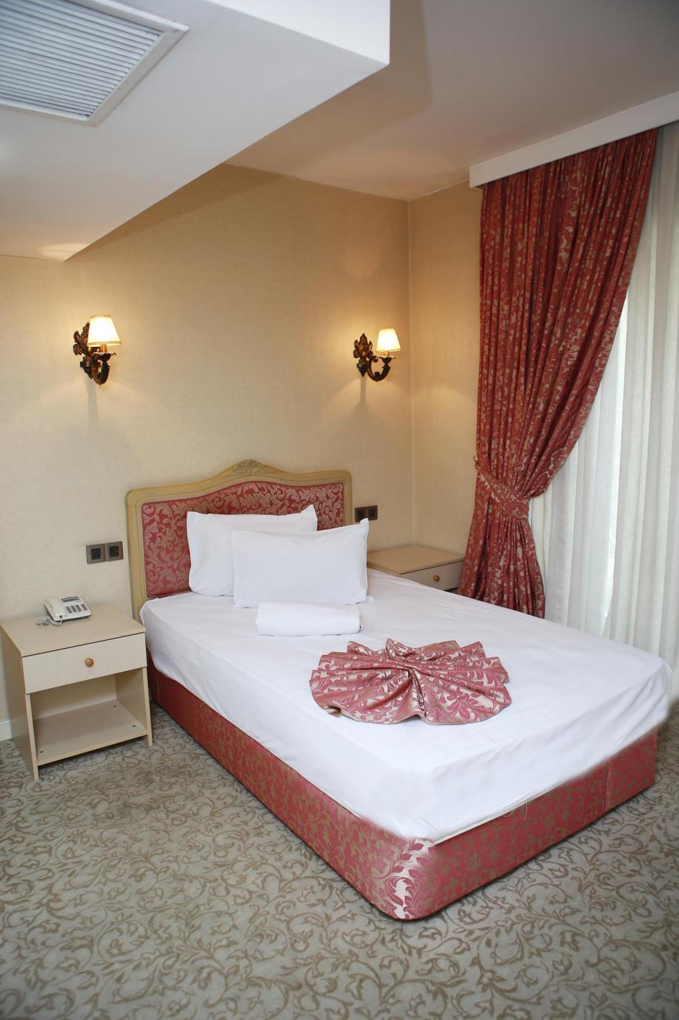 Deluxe فندق 4*